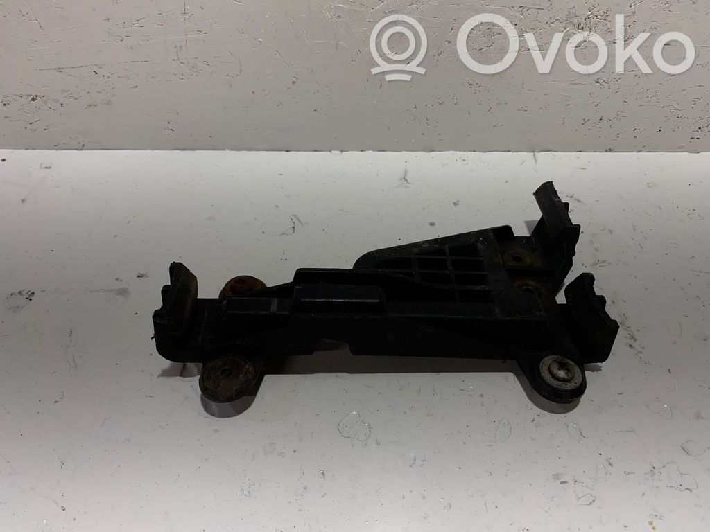 Audi 100 S4 C4 Front bumper mounting bracket 