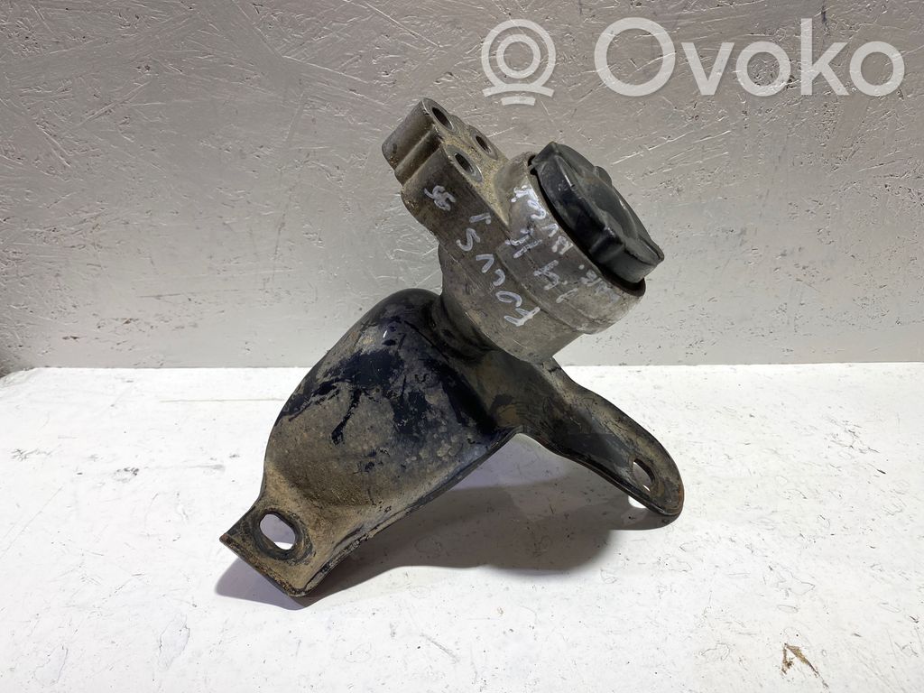 Engine mount bracket   98AB6038