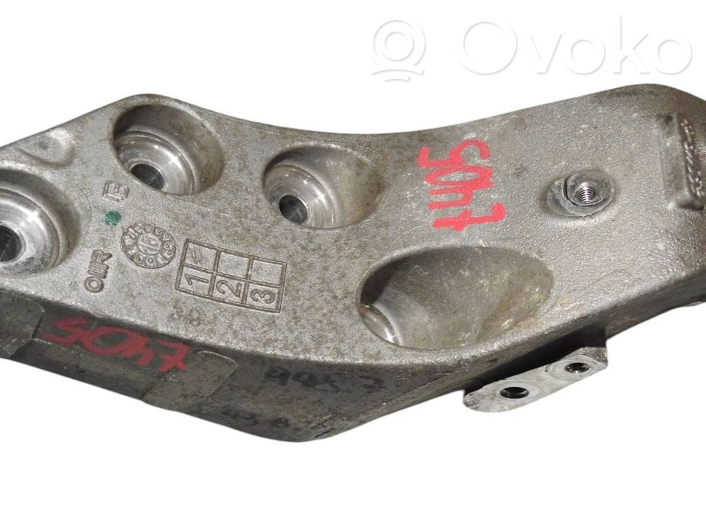 Maserati Quattroporte Engine mounting bracket 