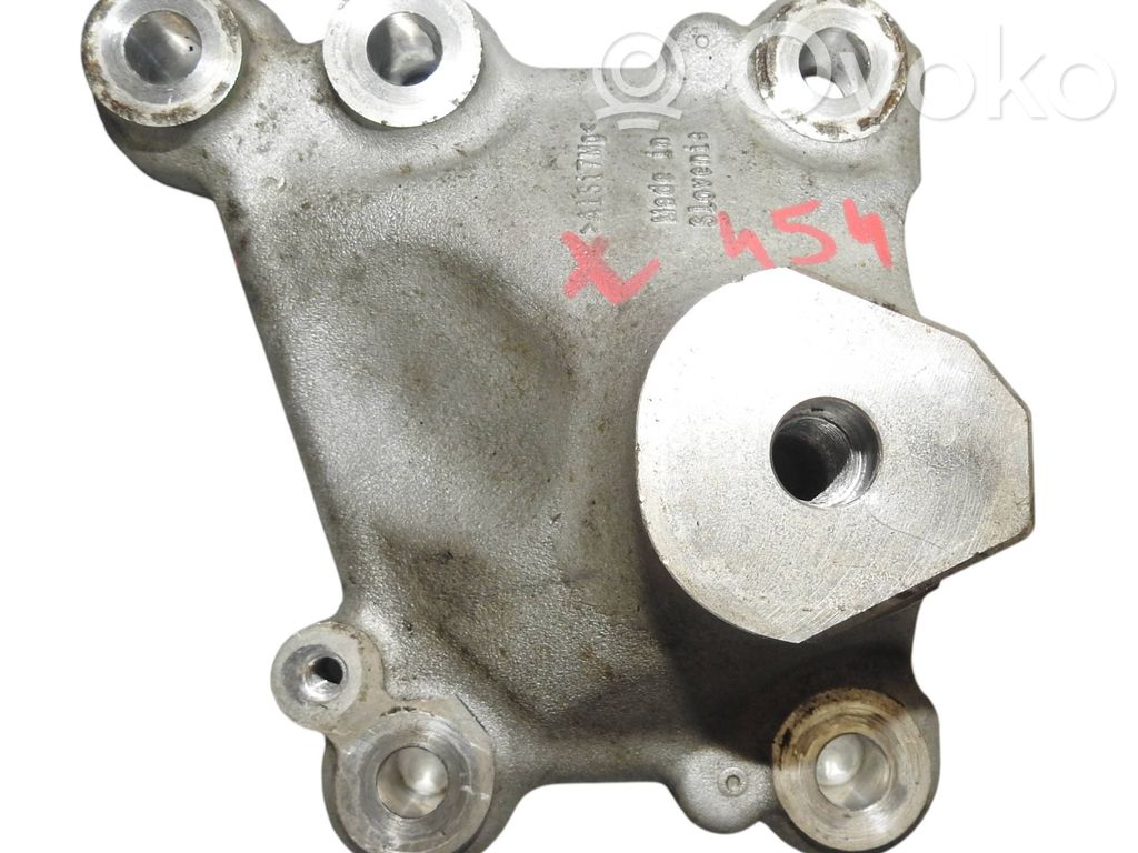 Porsche Macan (95B) Engine mounting bracket 