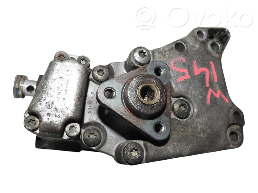 Power steering pump   6781486