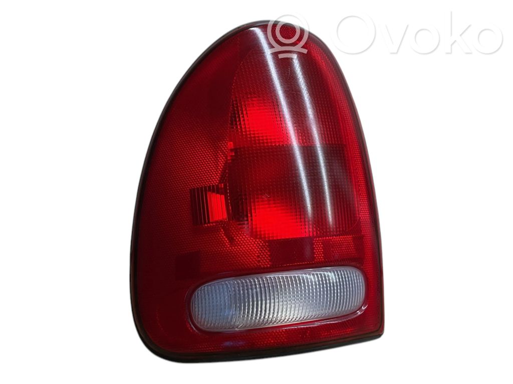 Chrysler Voyager Luz trasera/de freno 