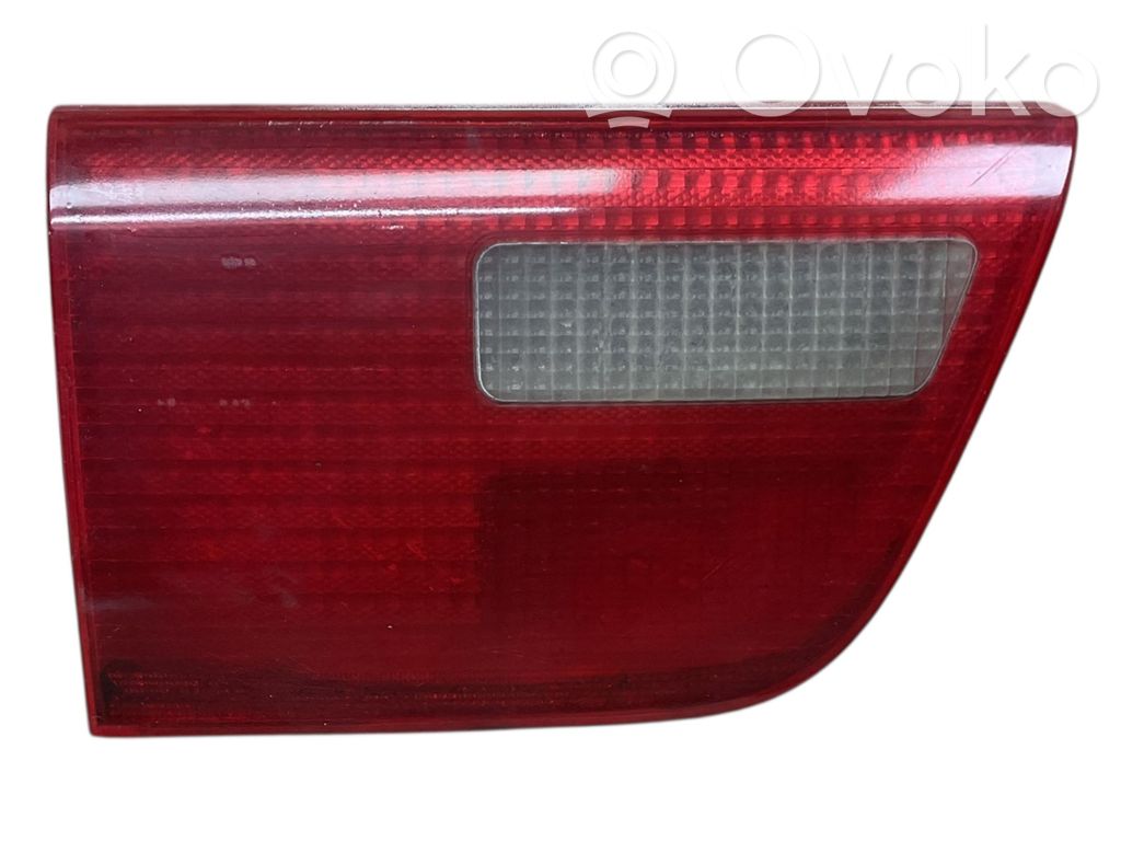 BMW X5 E53 Aizmugurējais lukturis pārsegā 