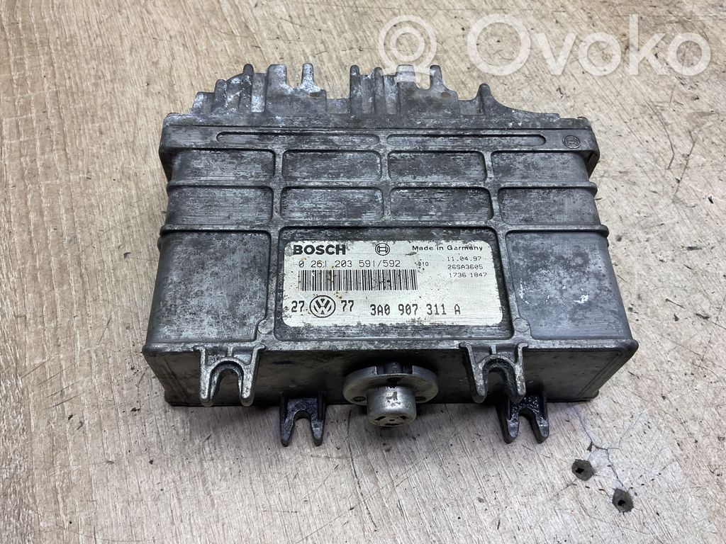 Volkswagen Golf III Engine control unit/module 