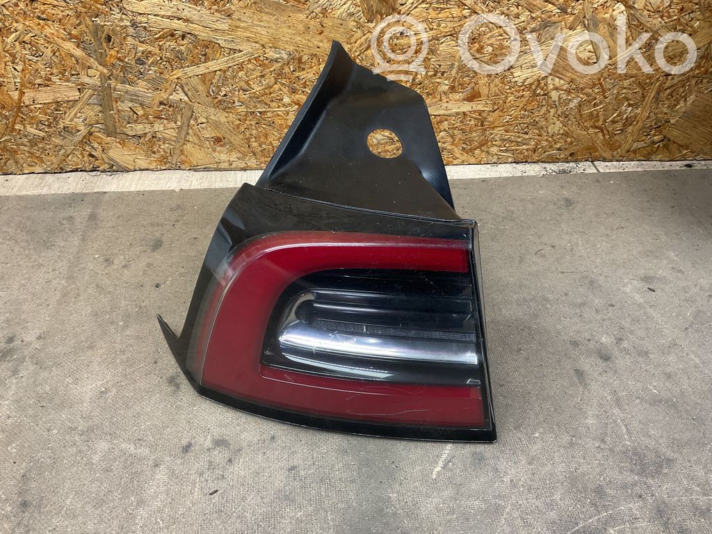 Tesla Model 3 Rear/tail lights 