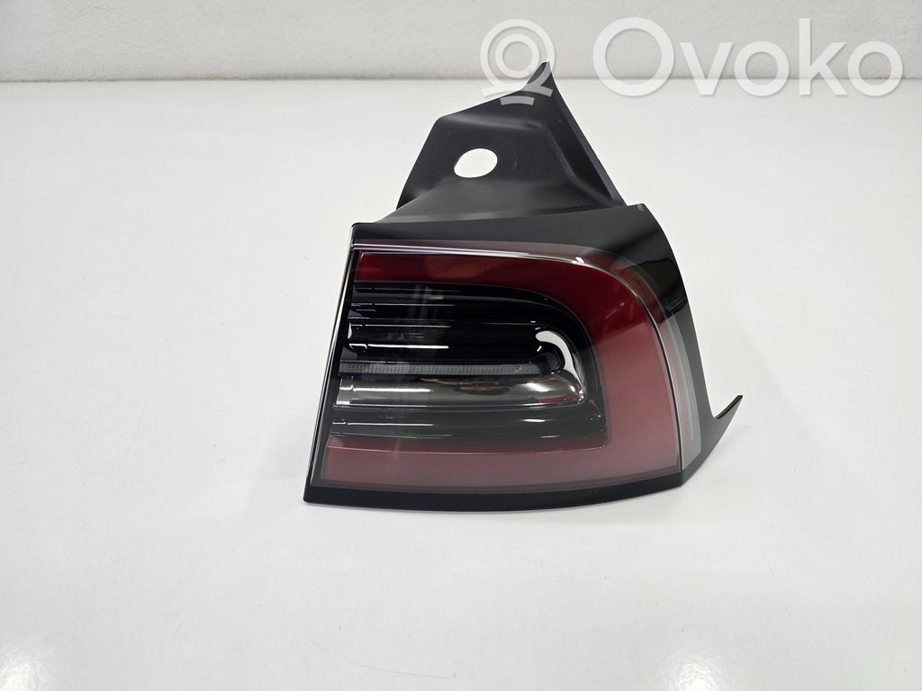 Tesla Model Y Takavalot 
