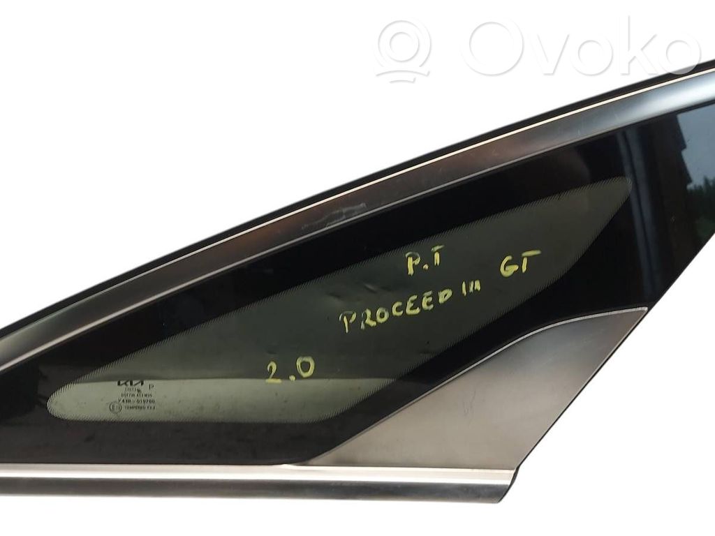 Ventanilla de ventilación de la puerta trasera   87820J7700
