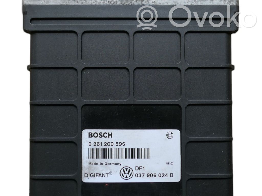 Volkswagen Golf III Engine control unit/module 