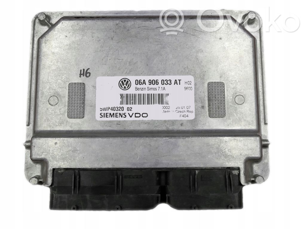 Volkswagen PASSAT B6 Engine control unit/module 