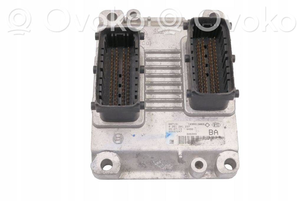 Opel Zafira B Unitate/modul de control motor 