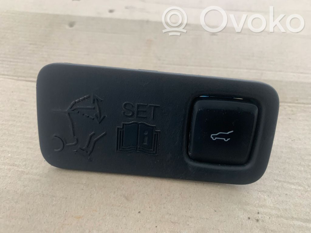 Interruptor para abrir la puerta trasera   LJ8BR40726CB