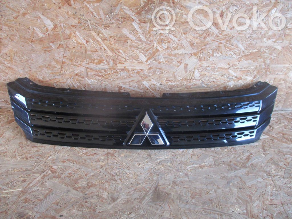 Front grill   7450B572