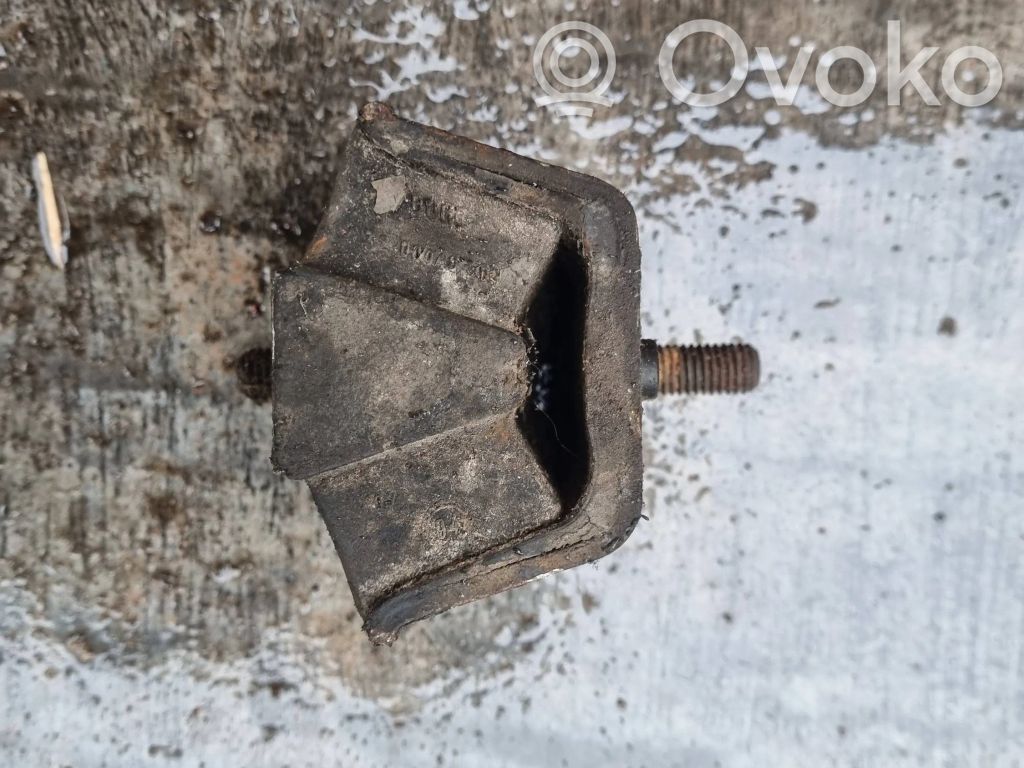 Audi 80 90 B3 Engine mount bracket 