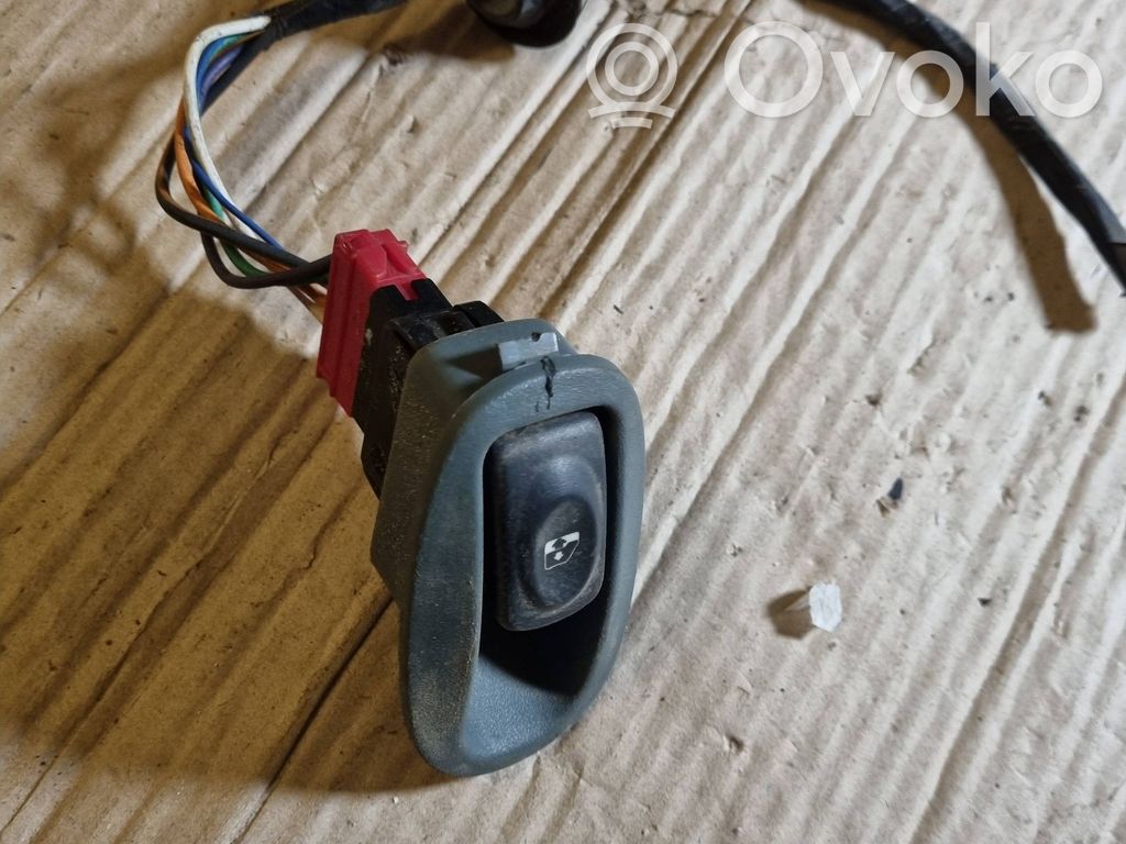 Quarter vent window switch