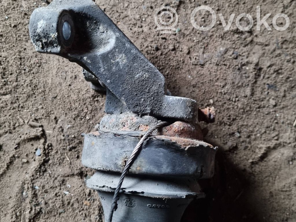 Engine mount bracket