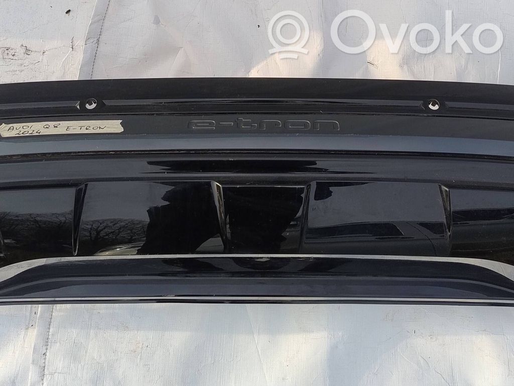 Audi Q8 e-tron Bamperis 