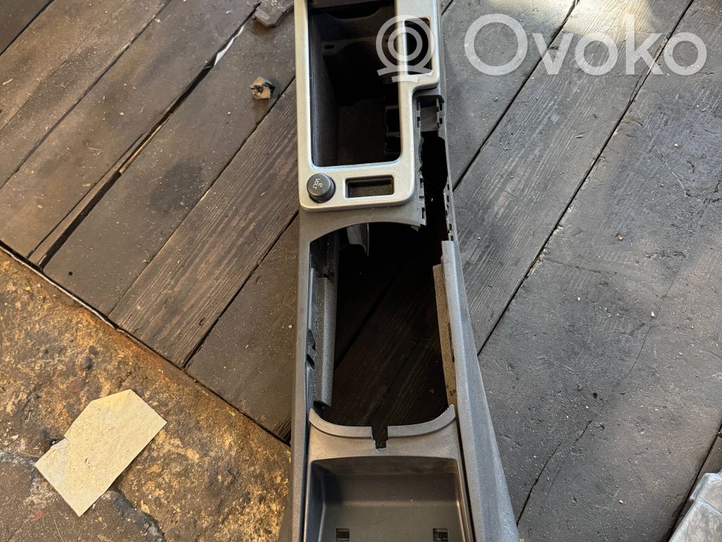 Volvo V50 Center console 
