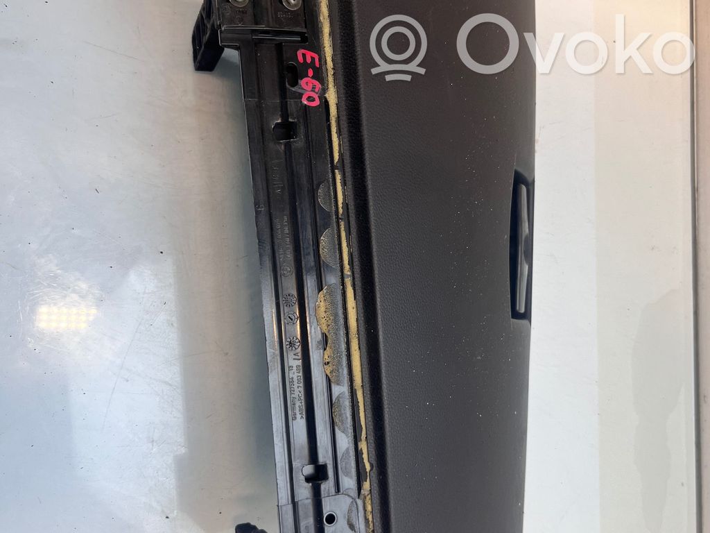 BMW 5 E60 E61 Soporte de montaje del parachoques trasero 