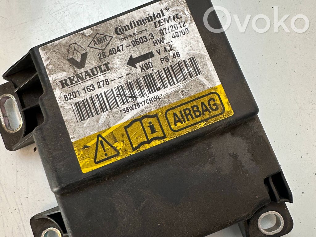 Dacia Sandero Sterownik / Moduł Airbag 