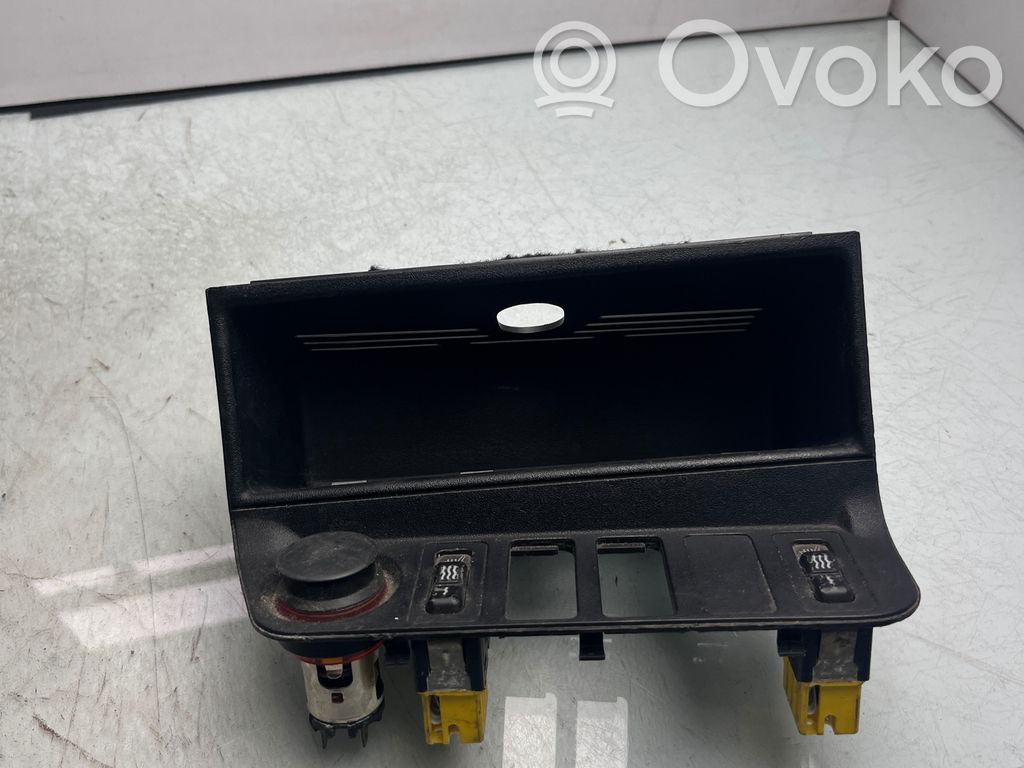 Dashboard storage box/compartment   1977231