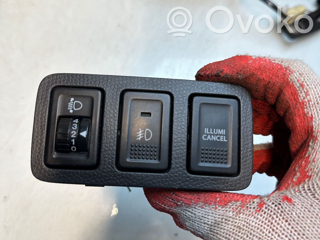 Suzuki Swift I Sonstige Schalter / Griffe / Umschalter 