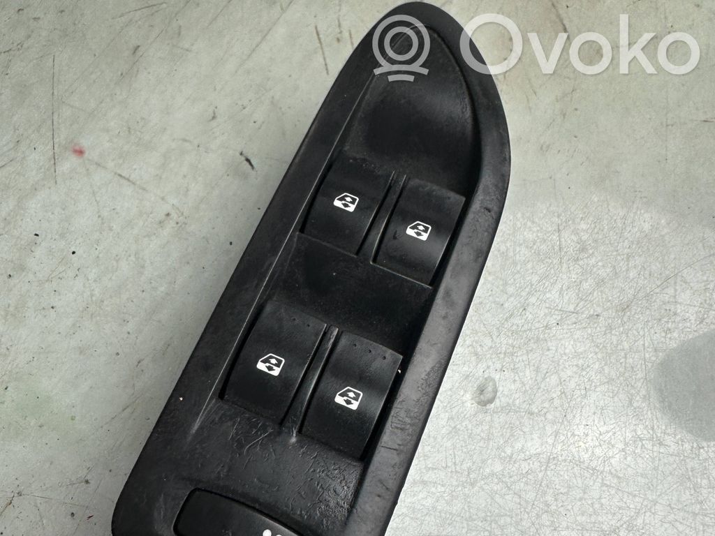 Renault Laguna II Elektrinių langų jungtukas 
