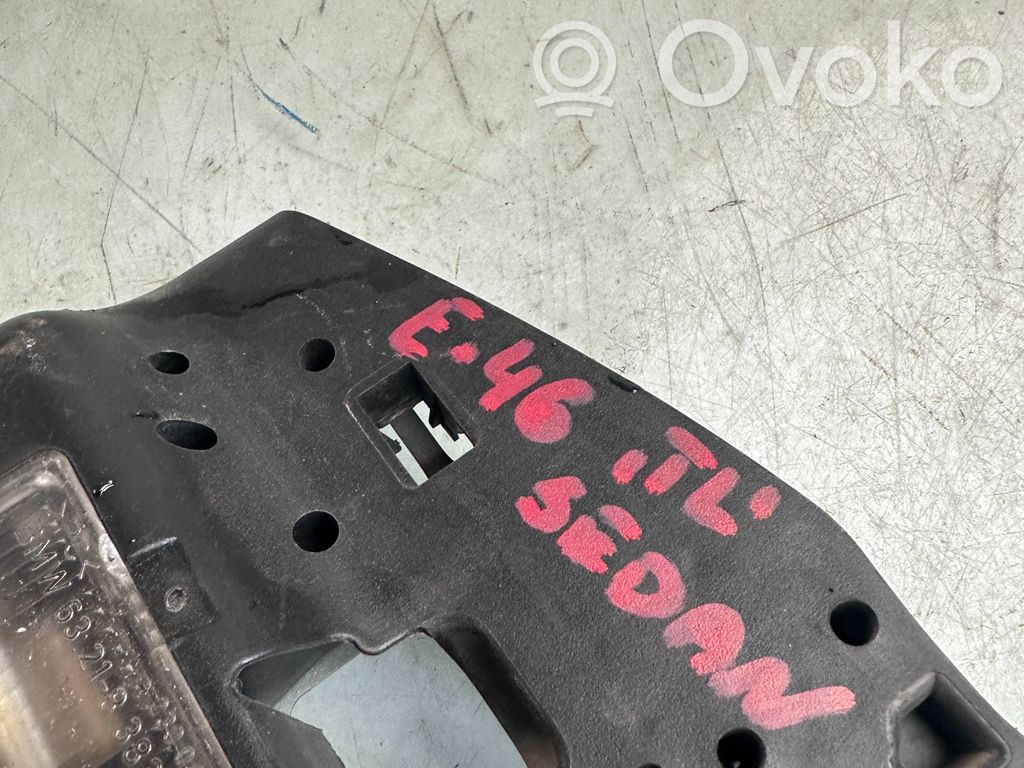 BMW 3 E46 Aizmugures spuldzes vāka turētājs 