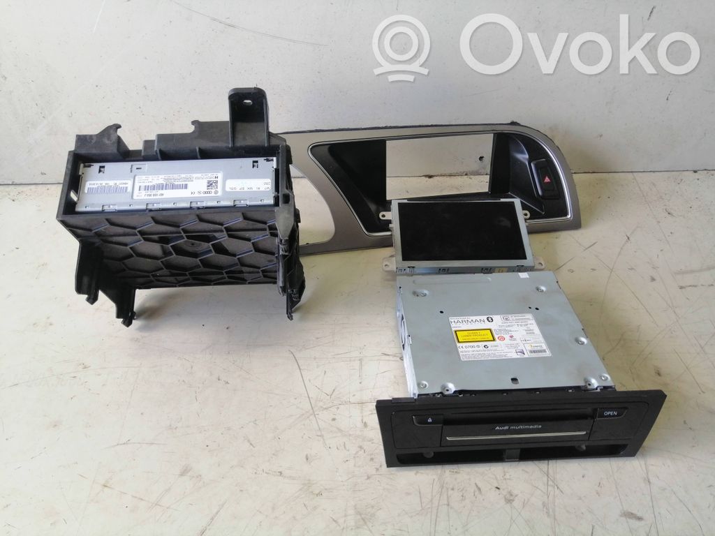 Audi A5 8T 8F Panel / Radioodtwarzacz CD/DVD/GPS 