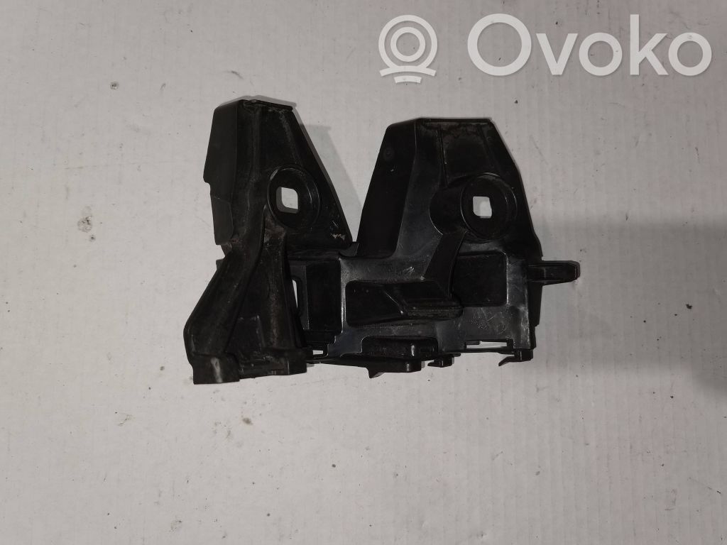 Volkswagen PASSAT B8 Uchwyt / Mocowanie zderzaka tylnego 