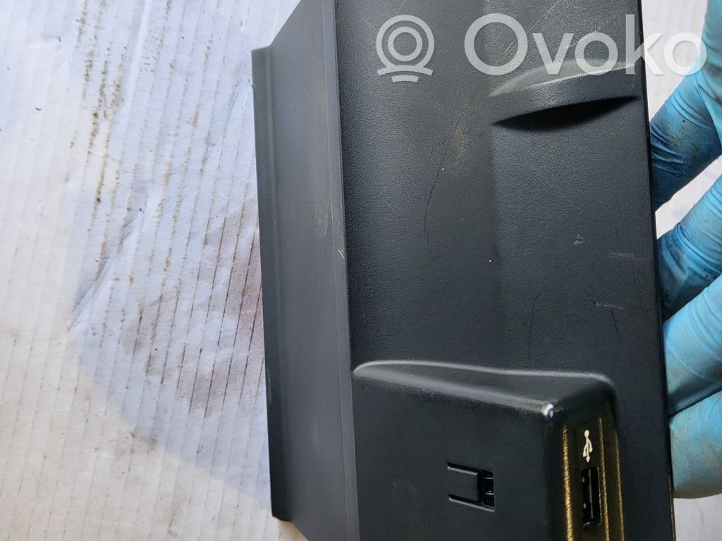 USB socket connector   5E1857367B,8111843