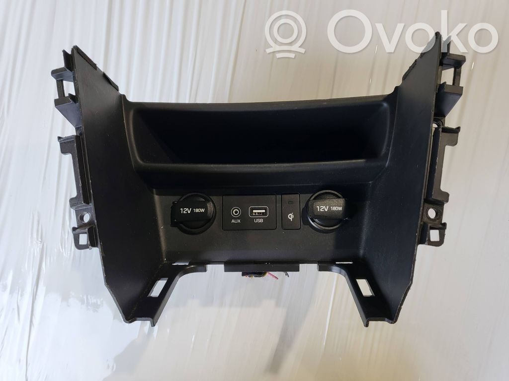 Hyundai Kona I Enchufe conector USB 
