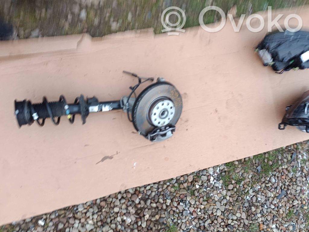 Volkswagen Tiguan Zwrotnica koła przedniego 