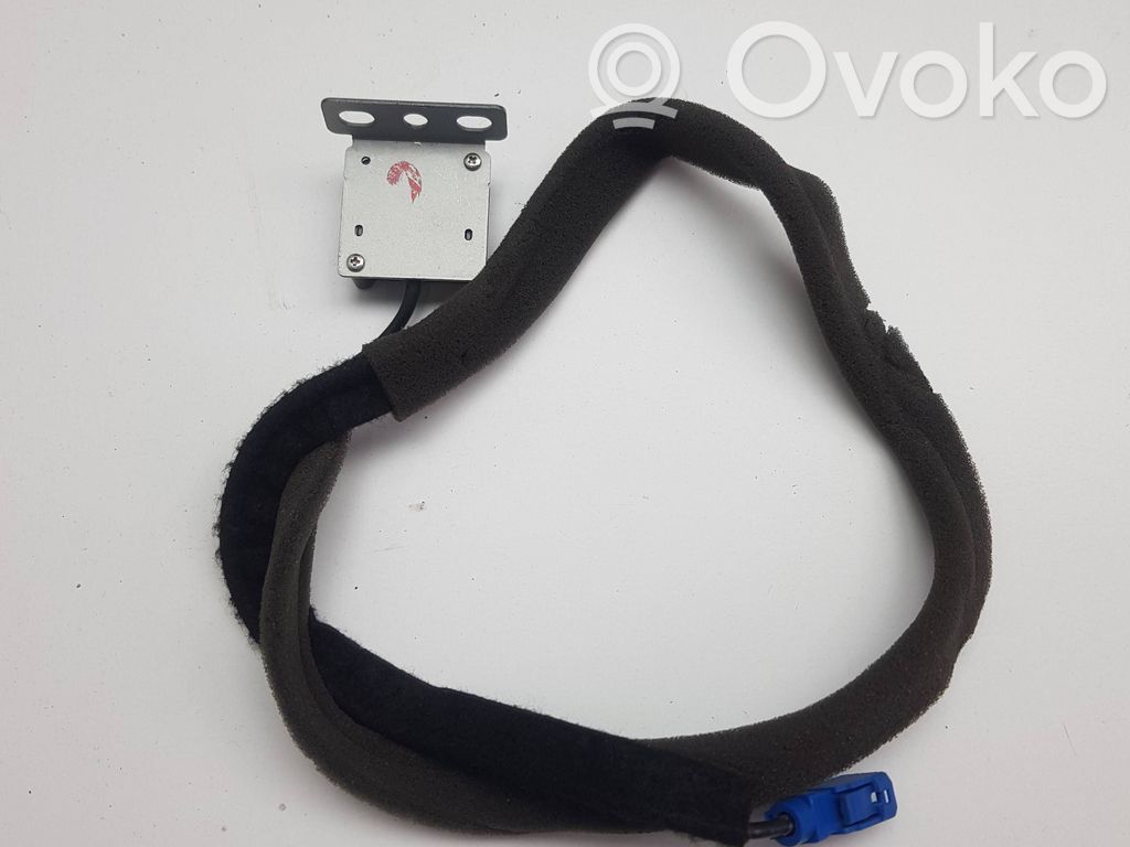 Renault Megane III GPS-pystyantenni 