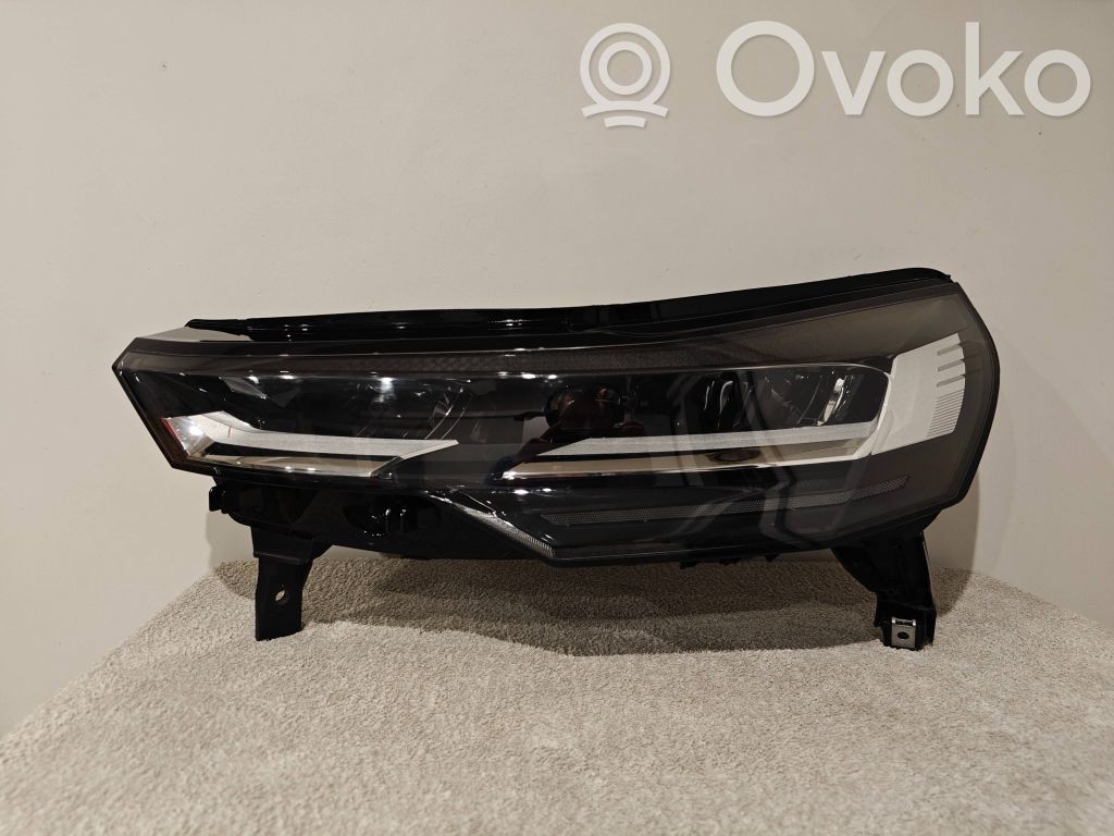 Renault Captur II Headlight/headlamp 