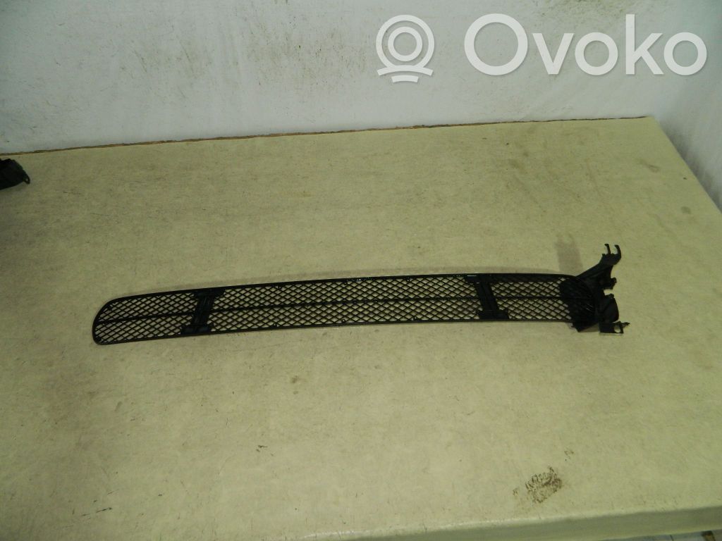Volkswagen Golf VII Maskownica czujnika ACC Distronic radar 