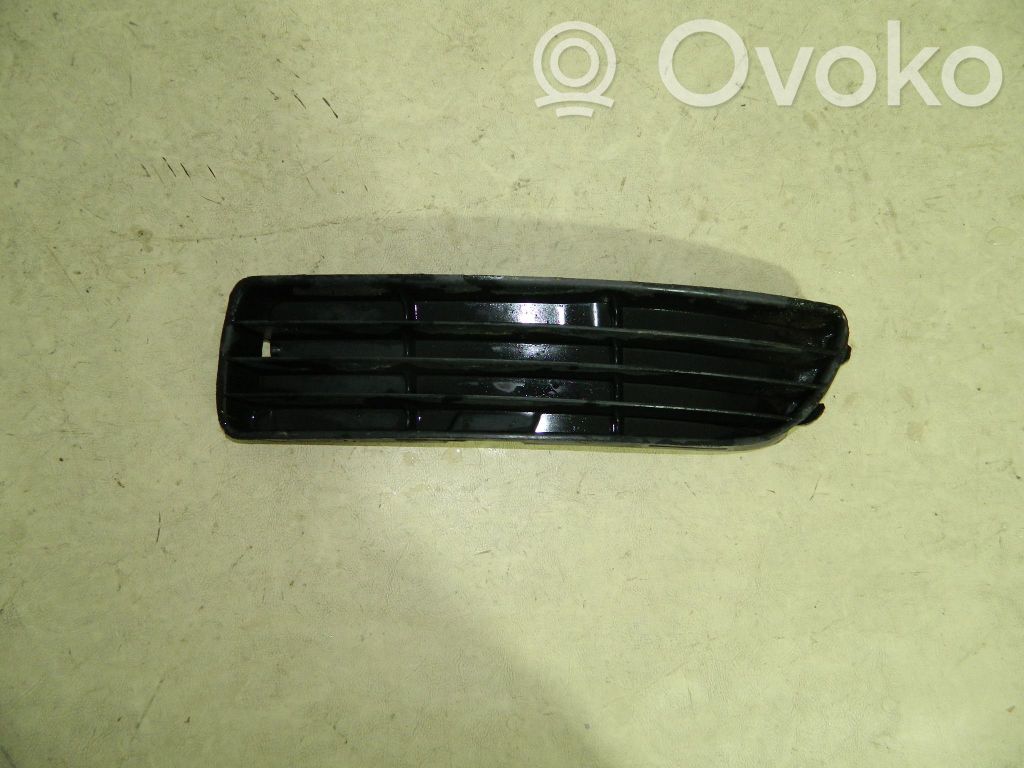 Audi A4 S4 B5 8D Mascherina/borchia per il sensore del rilevatore Distronic ACC 