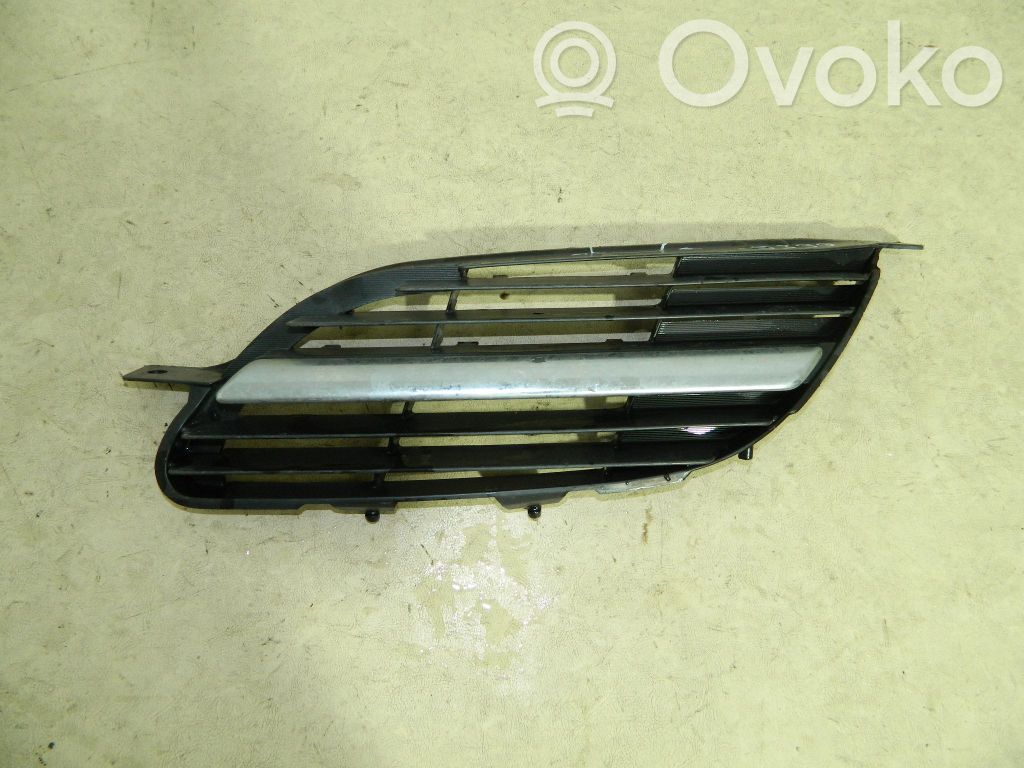 Nissan Almera Tino ACC Distronic radar sensor grill/trim 