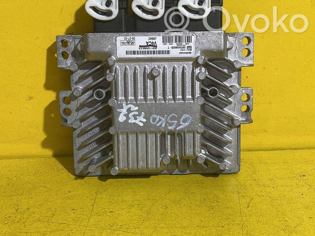 Variklio valdymo blokas   8V4112A650CA
