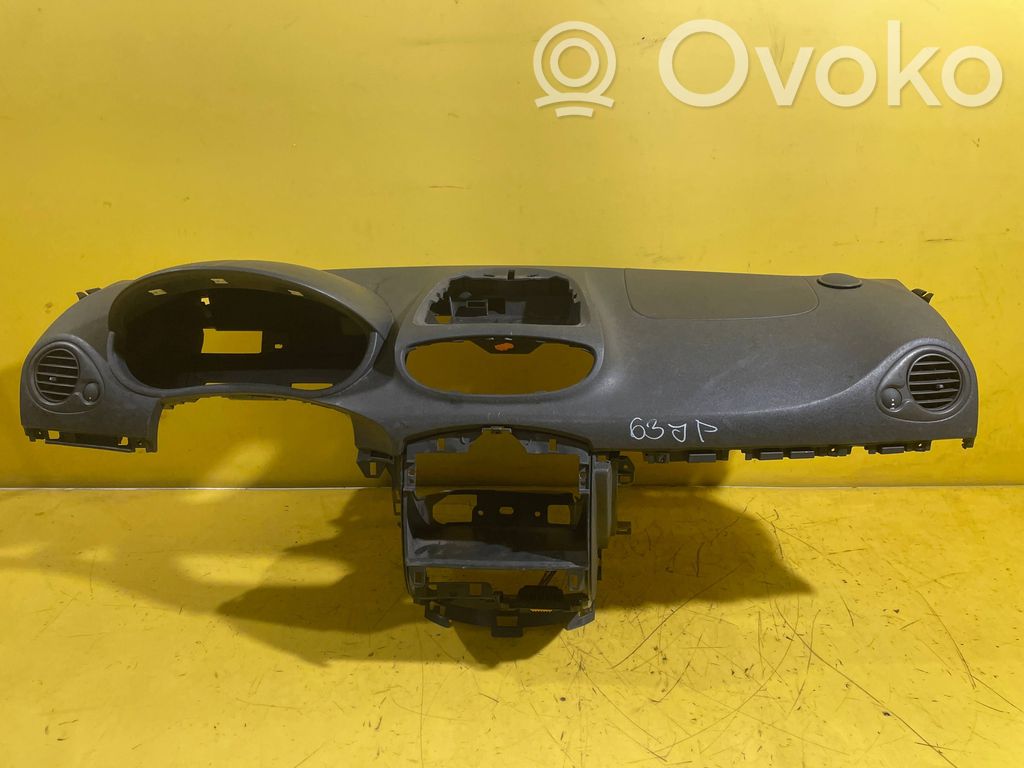 Renault Clio III Panel de instrumentos 