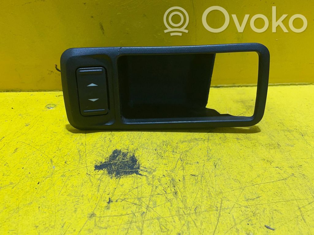 Electric window control switch   3M51226A36