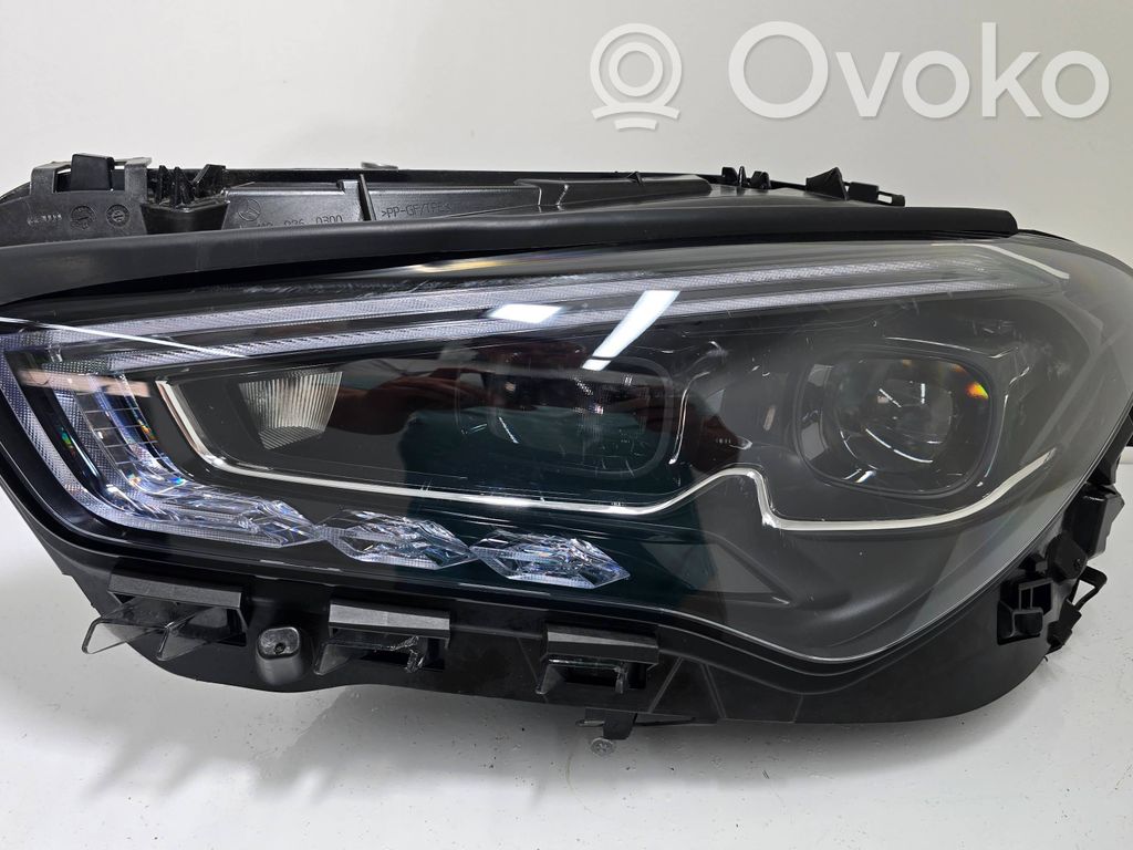 Mercedes-Benz CLA C118 X118 Lampa przednia 