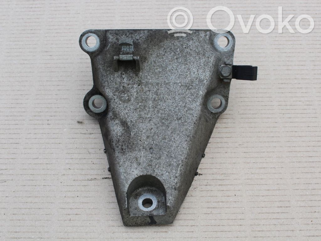 BMW X3 E83 Engine mounting bracket 