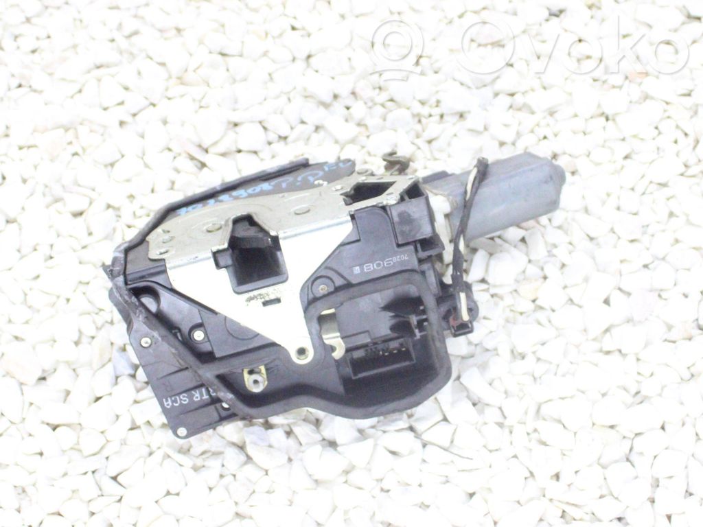 BMW 7 E65 E66 Priekinė durų spyna 