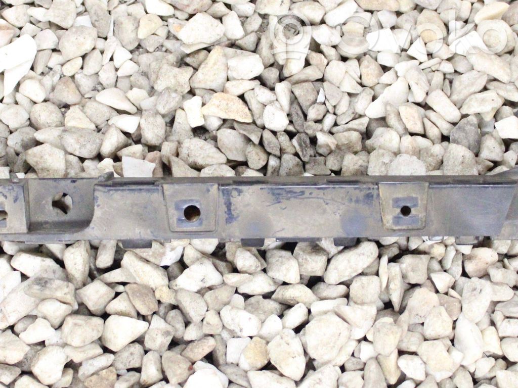 Fender mounting bracket   7118159