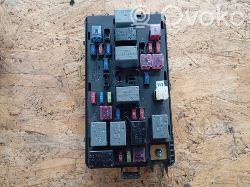 Chevrolet Aveo Drošinātāju kaste (komplekts) 