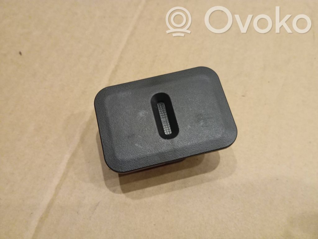 KIA Ceed Steering wheel column trim 