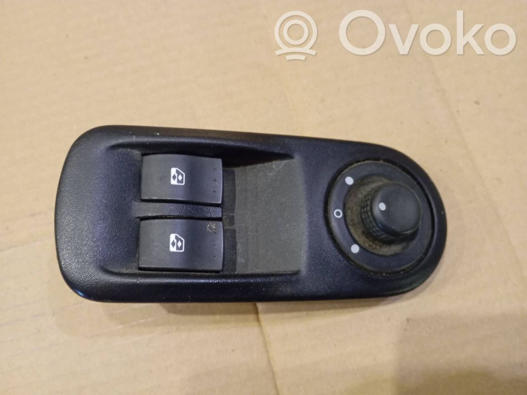 Renault Master II Electric window control switch 