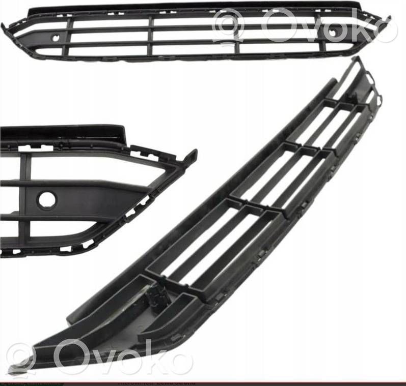 Volvo XC90 Mascherina inferiore del paraurti anteriore 