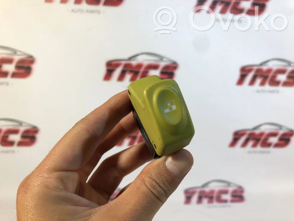 Renault Twingo I Interruptor del elevalunas eléctrico 
