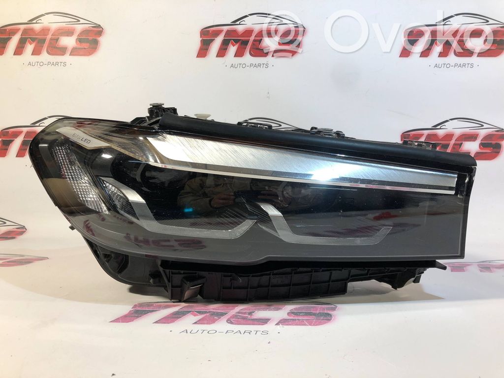 BMW 5 G30 G31 G38 Lampa przednia 